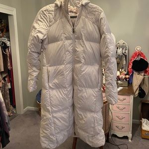 White long north face puffer jacket